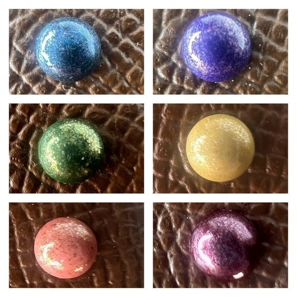 COACH ROUND COIN CASE RAINBOW RIVETS 
DARK SADDLE PRIDE ANTIQUE NICKEL F31574 - Picture 4 of 11